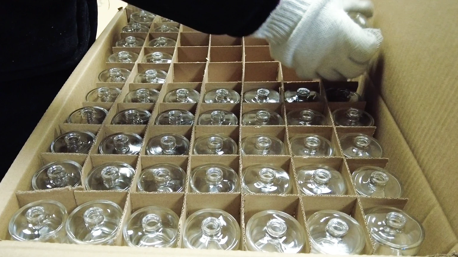 perfume bottle manufacturing